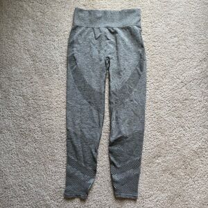 PINK Victoria's Secret Seamless Leggings Yoga Pants Grey Color Block Size Medium